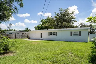 2090 76th St N, Saint Petersburg, FL 33710 - Photo 21