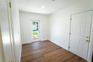 2090 76th St N, Saint Petersburg, FL 33710 - Photo 7