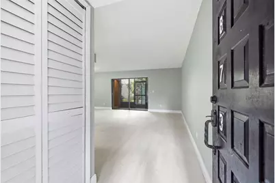 4873 Puritan Circle #2401, Tampa, FL 33617 - Photo 5