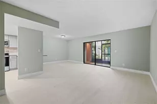 4873 Puritan Cir, Tampa, FL 33617 - Photo 7