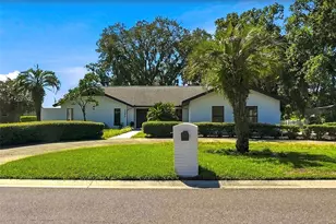 2889 Hammock Dr, Plant City, FL 33566 - Photo 3