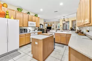 28 Camelot Ridge Dr, Brandon, FL 33511 - Photo 21