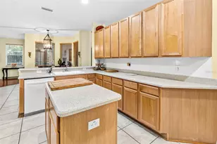 28 Camelot Ridge Dr, Brandon, FL 33511 - Photo 21