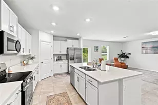 13969 Lilac Sky Ter, Bradenton, FL 34211 - Photo 3