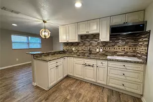 11305 Oak Dr, Riverview, FL 33578 - Photo 5