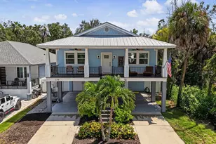 170 E Spruce St, Tarpon Springs, FL 34689 - Photo 1