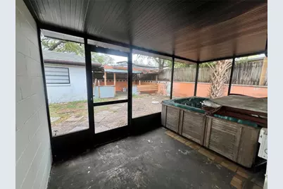 4614 E Seneca Avenue, Tampa, FL 33617 - Photo 27