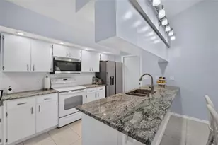 2008 Prestancia Ln, Sun City Center, FL 33573 - Photo 15