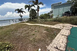 6111 Bayou Grande Blvd NE, Saint Petersburg, FL 33703 - Photo 21