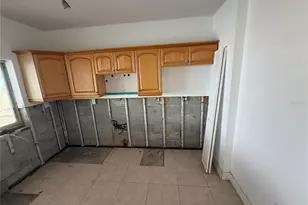 6111 Bayou Grande Blvd NE, Saint Petersburg, FL 33703 - Photo 11