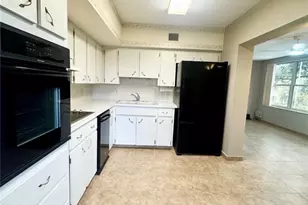2402 Ecuadorian Way, Clearwater, FL 33763 - Photo 5