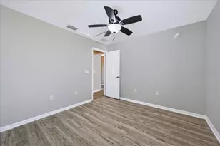 8810 Pebblebrooke Dr, Lakeland, FL 33810 - Photo 17