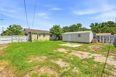 701 59th Street S, Gulfport, FL 33707 - Photo 21
