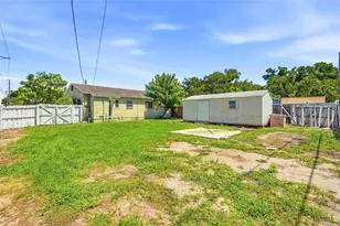 701 59th St S, Gulfport, FL 33707 - Photo 21