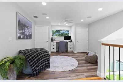 930 Southern Pine Court NE, Saint Petersburg, FL 33703 - Photo 19