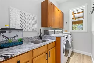 930 Southern Pine Ct NE, Saint Petersburg, FL 33703 - Photo 17