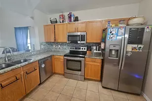 11731 Mango Cross Ct, Seffner, FL 33584 - Photo 5