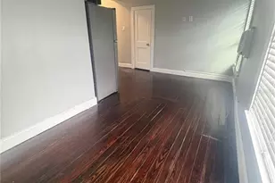 700 1st St N, Saint Petersburg, FL 33701 - Photo 11