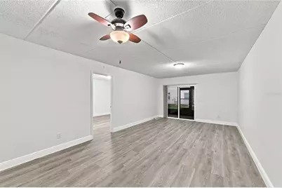 3807 N Oak Drive #D41, Tampa, FL 33611 - Photo 7