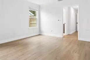 1046 Sylvia Ln, Tampa, FL 33613 - Photo 15