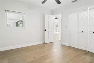 1046 Sylvia Ln, Tampa, FL 33613 - Photo 11