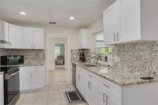 8960 140th St, Seminole, FL 33776 - Photo 13