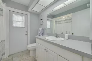8960 140th St, Seminole, FL 33776 - Photo 17