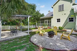 207 N Levis Ave, Tarpon Springs, FL 34689 - Photo 9