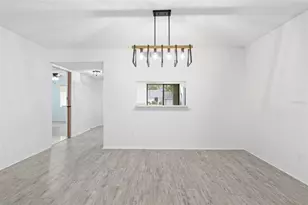 2502 Royal Pines Cir, Clearwater, FL 33763 - Photo 9