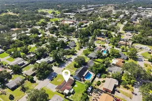 9810 N 54th St, Temple Terrace, FL 33617 - Photo 11