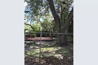 9913 W Bay Street, Seminole, FL 33776 - Photo 23