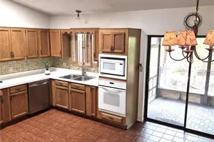 9913 W Bay St, Seminole, FL 33776 - Photo 9