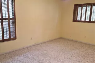 9913 W Bay St, Seminole, FL 33776 - Photo 35