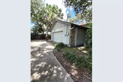 9913 W Bay Street, Seminole, FL 33776 - Photo 37
