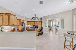23302 Gracewood Cir, Land O Lakes, FL 34639 - Photo 13