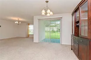 7760 Broad Pointe Dr, Zephyrhills, FL 33540 - Photo 13