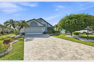 1807 E Del Webb Boulevard, Sun City Center, FL 33573 - Photo 7