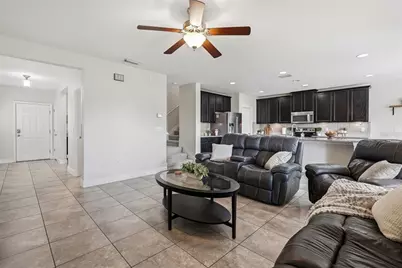 10229 Newminster Loop, Ruskin, FL 33573 - Photo 9