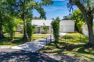 6712 Myrna Dr, Tampa, FL 33619 - Photo 7