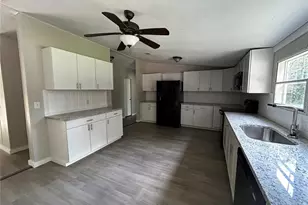 40838 Sutorus Rd, Zephyrhills, FL 33540 - Photo 9