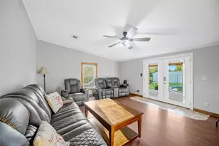 3858 E Knights Griffin Rd, Plant City, FL 33565 - Photo 11