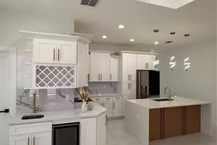 8208 N Elmer St, Tampa, FL 33604 - Photo 9