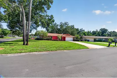 13497 Oval Drive E, Largo, FL 33774 - Photo 17