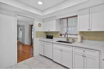 13497 Oval Drive E, Largo, FL 33774 - Photo 5
