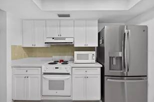 13497 Oval Dr E, Largo, FL 33774 - Photo 33