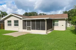 1633 St Catherine Dr E, Dunedin, FL 34698 - Photo 5