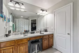 26615 Chimney Spire Ln, Wesley Chapel, FL 33544 - Photo 51