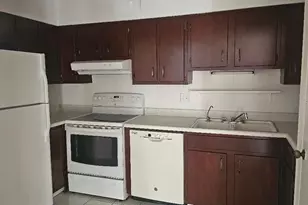 10365 Paradise Blvd, Treasure Island, FL 33706 - Photo 3