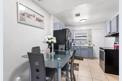 2313 E 111th Ave, Tampa, FL 33612 - Photo 11