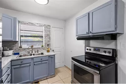 2313 E 111th Ave, Tampa, FL 33612 - Photo 15